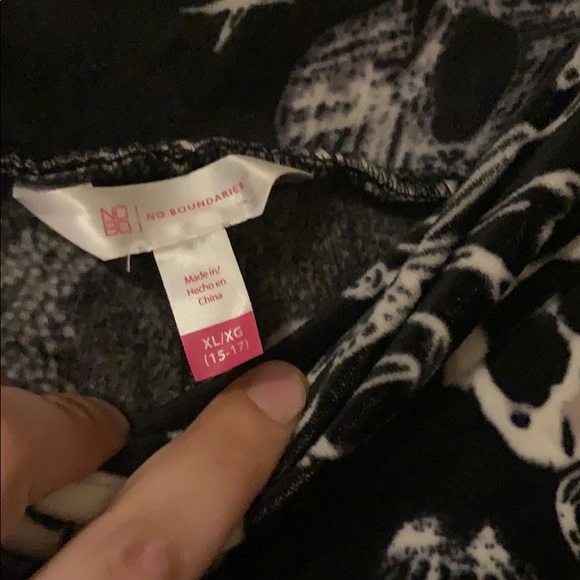 Black xl skull leggings - Picture 3 of 3